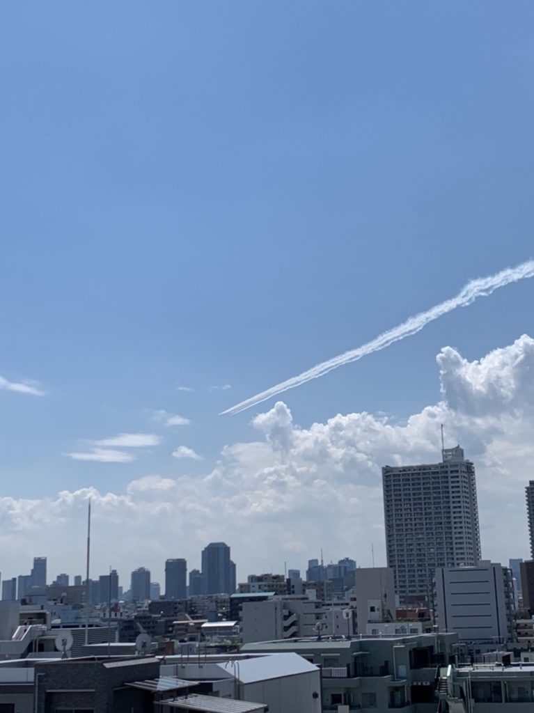 サムネイル:清々しい青空の中で感謝・・・